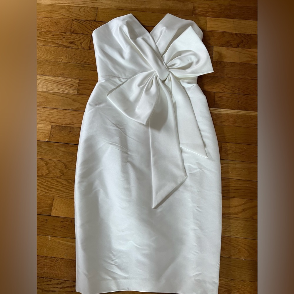 Badgley Mischka white dress new with tags— size 2 - Picture 2 of 4